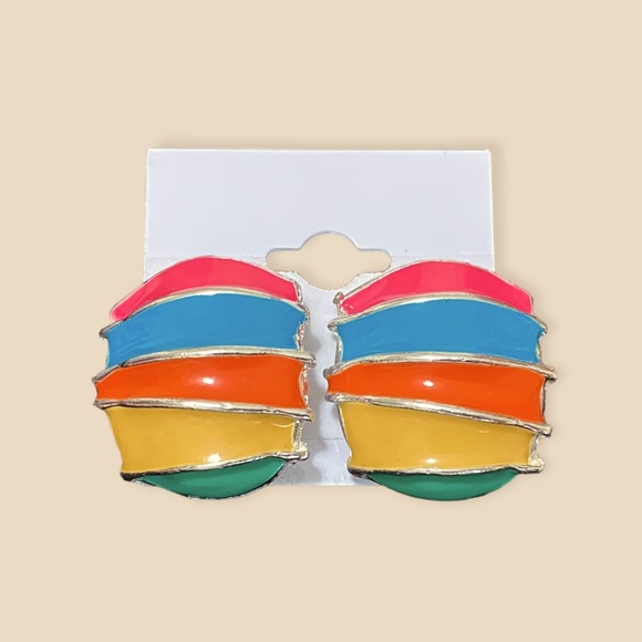 Summertime Stud Earrings - Picture 2 of 4